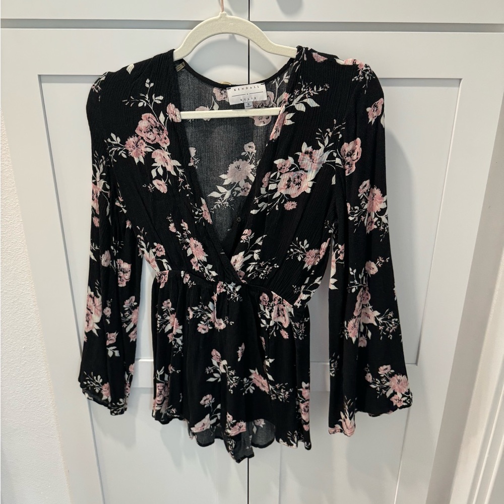 Cute long sleeve floral romper!!